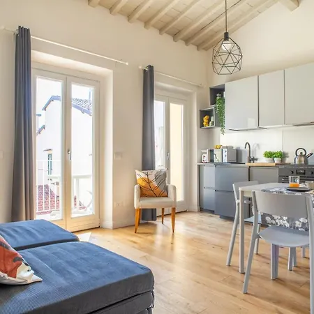 Roofscape View Apartment